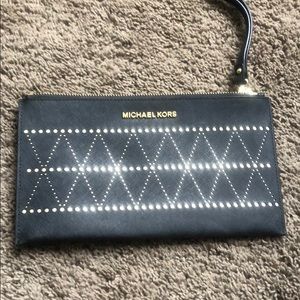 LIKE NEW Clutch/wristlet